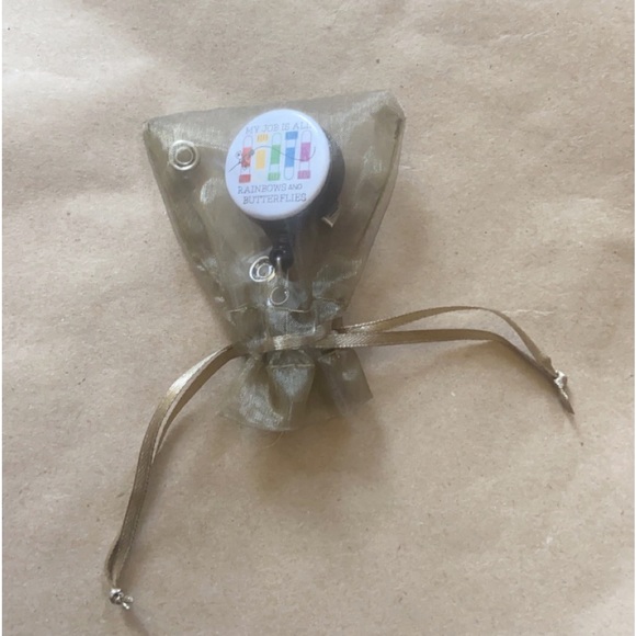 Lab Badge Reel Holder - Picture 4 of 5